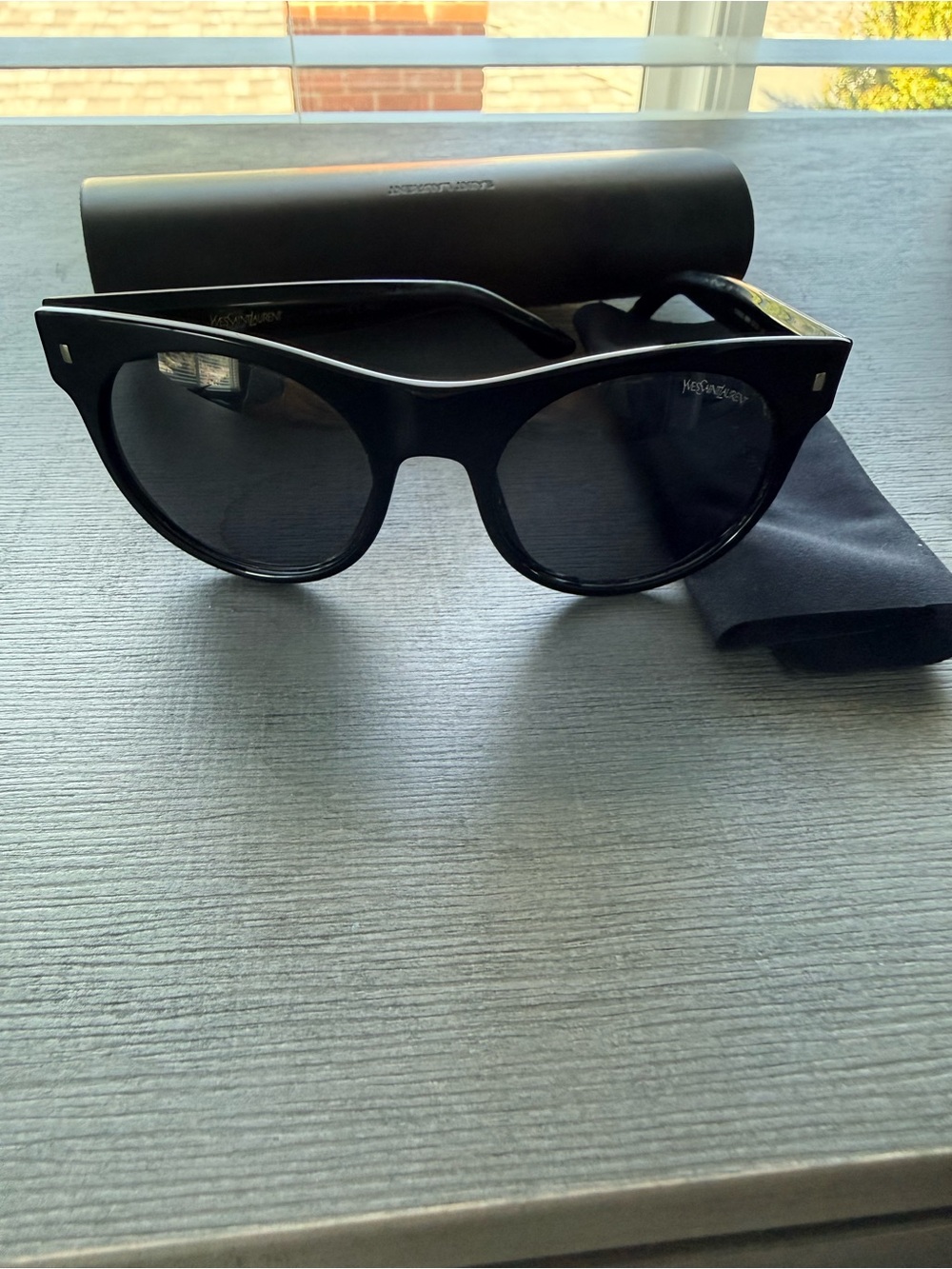 Saint Laurent Matte Black Round-Edge Sunglasses
